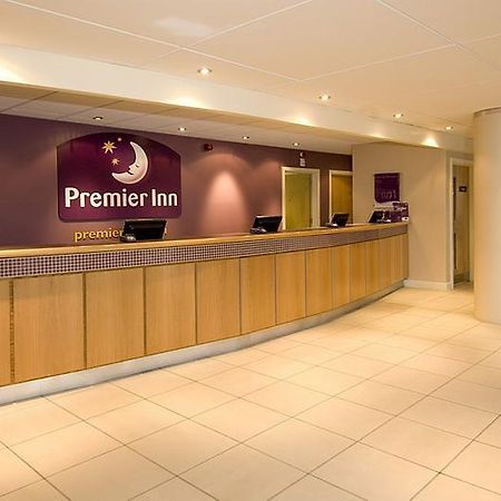 Premier Inn Manchester Airport Runger Lane North Hale  Zewnętrze zdjęcie
