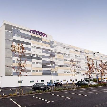 Premier Inn Manchester Airport Runger Lane North Hale  Zewnętrze zdjęcie
