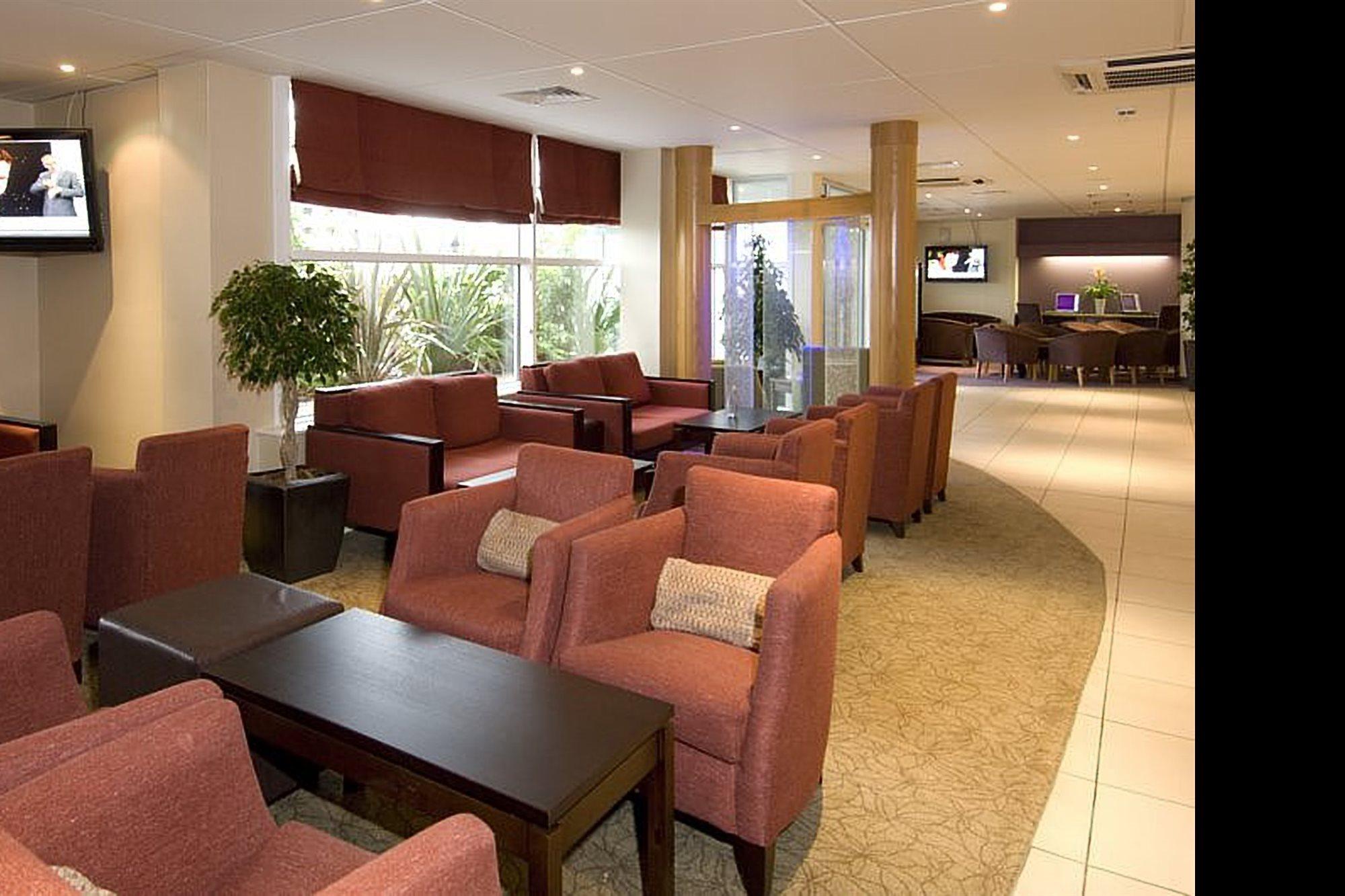 Premier Inn Manchester Airport Runger Lane North Hale  Zewnętrze zdjęcie