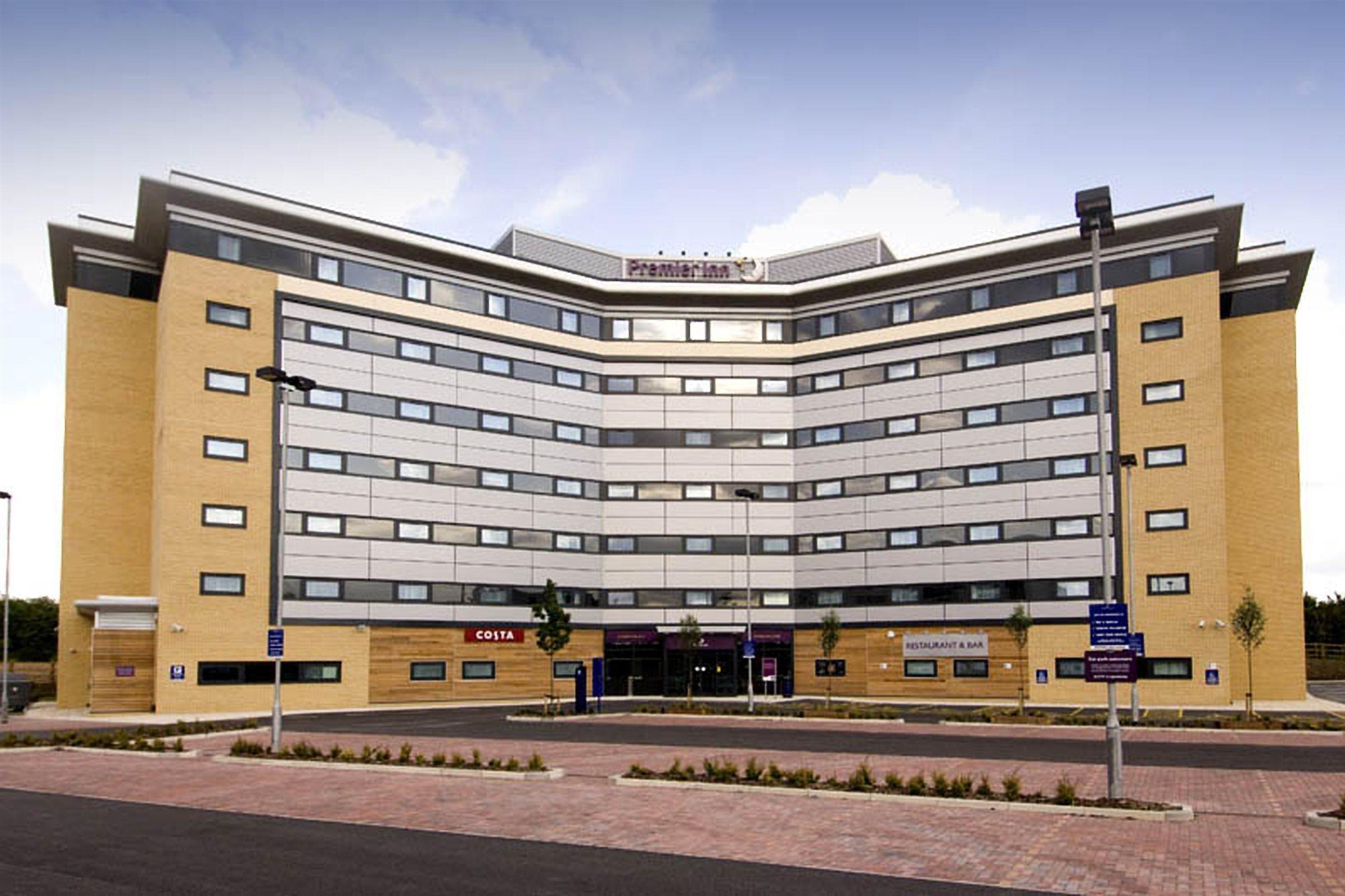Premier Inn Manchester Airport Runger Lane North Hale  Zewnętrze zdjęcie