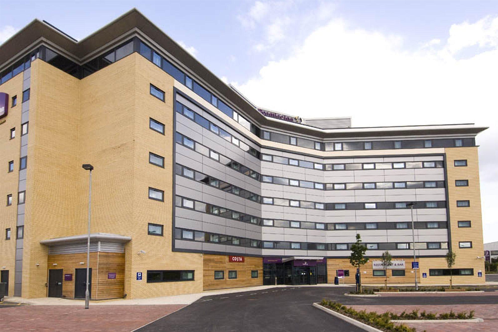 Premier Inn Manchester Airport Runger Lane North Hale  Zewnętrze zdjęcie