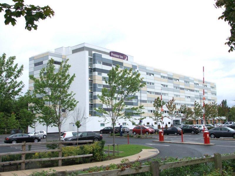 Premier Inn Manchester Airport Runger Lane North Hale  Zewnętrze zdjęcie
