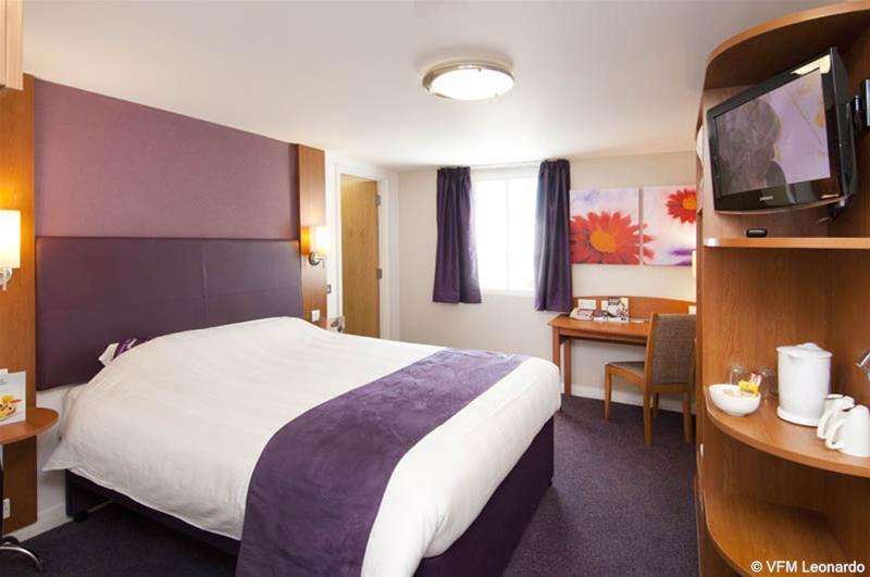 Premier Inn Manchester Airport Runger Lane North Hale  Zewnętrze zdjęcie