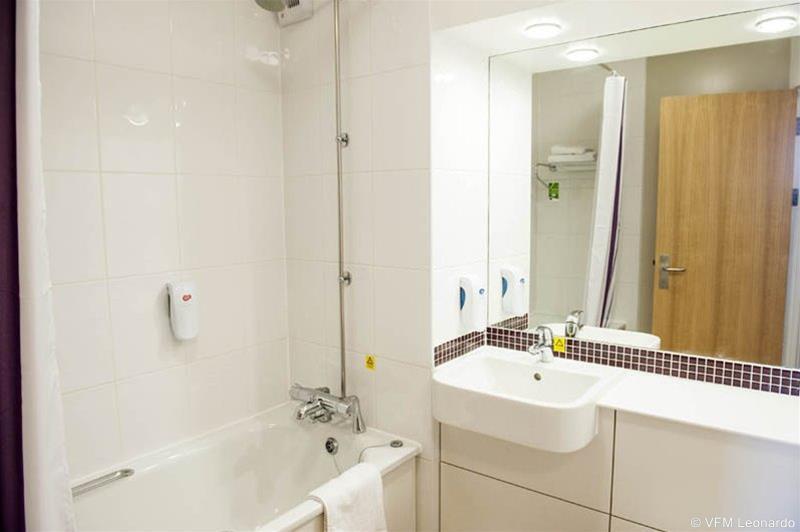 Premier Inn Manchester Airport Runger Lane North Hale  Zewnętrze zdjęcie